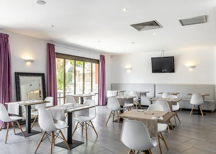 Neptuno 3* פגוארה